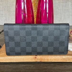 Louis Vuitton Authentic Damier Graphite Canvas Brazza Wallet!